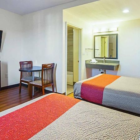 Motel 6 Maple/Main Hesperia Exteriér fotografie