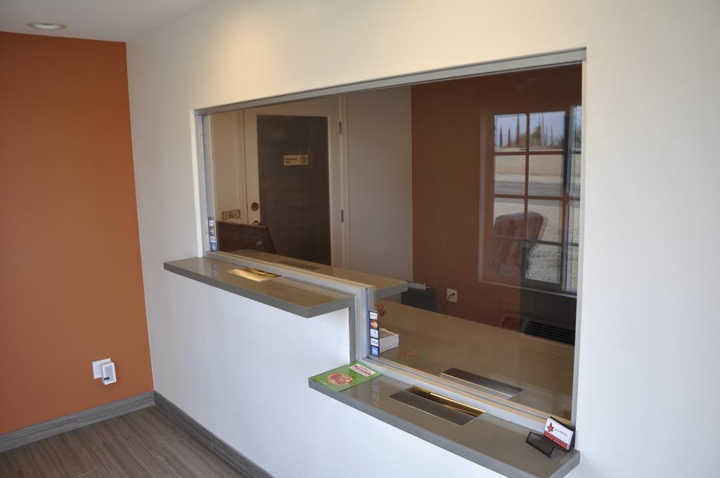 Motel 6 Maple/Main Hesperia Exteriér fotografie