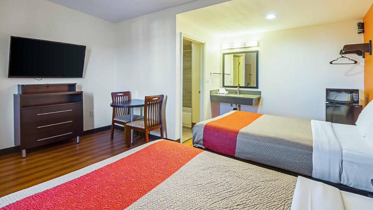 Motel 6 Maple/Main Hesperia Exteriér fotografie